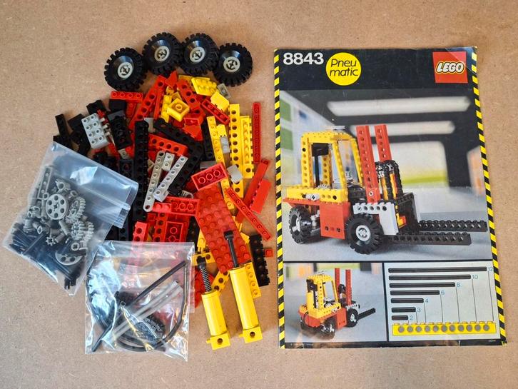 Lego 8843 Pneumatic Fork-Lift Truck. Jaren 80 Technic, Kinderen en Baby's, Speelgoed | Duplo en Lego, Gebruikt, Lego, Complete set