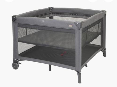 Opvouwbare kinderbox van Topmark inclusief extra matras, Kinderen en Baby's, Boxen, Zo goed als nieuw, Ophalen