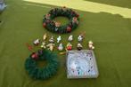 Oude kerstitems: 2 kerstkransen, 12 glazen kerstboomhangers, Diversen, Kerst, Ophalen of Verzenden, Gebruikt