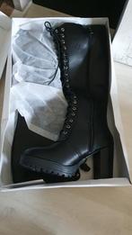 Laarzen met blokhak., Ophalen of Verzenden, Zo goed als nieuw, Sneakers of Gympen