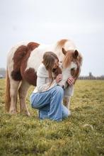 Verzorg/lease/bijrijd paard gezocht!!, Ophalen, Zo goed als nieuw