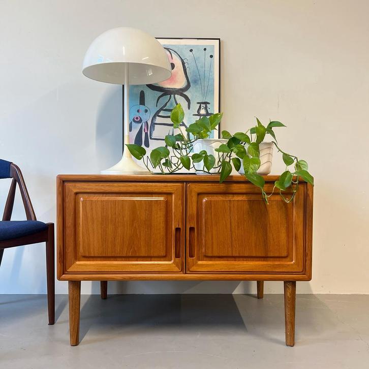 Vintage (TV / audio) kastje •Dyrlund• #1, Huis en Inrichting, Kasten | Dressoirs, Gebruikt, 50 tot 100 cm, 50 tot 75 cm, Ophalen of Verzenden