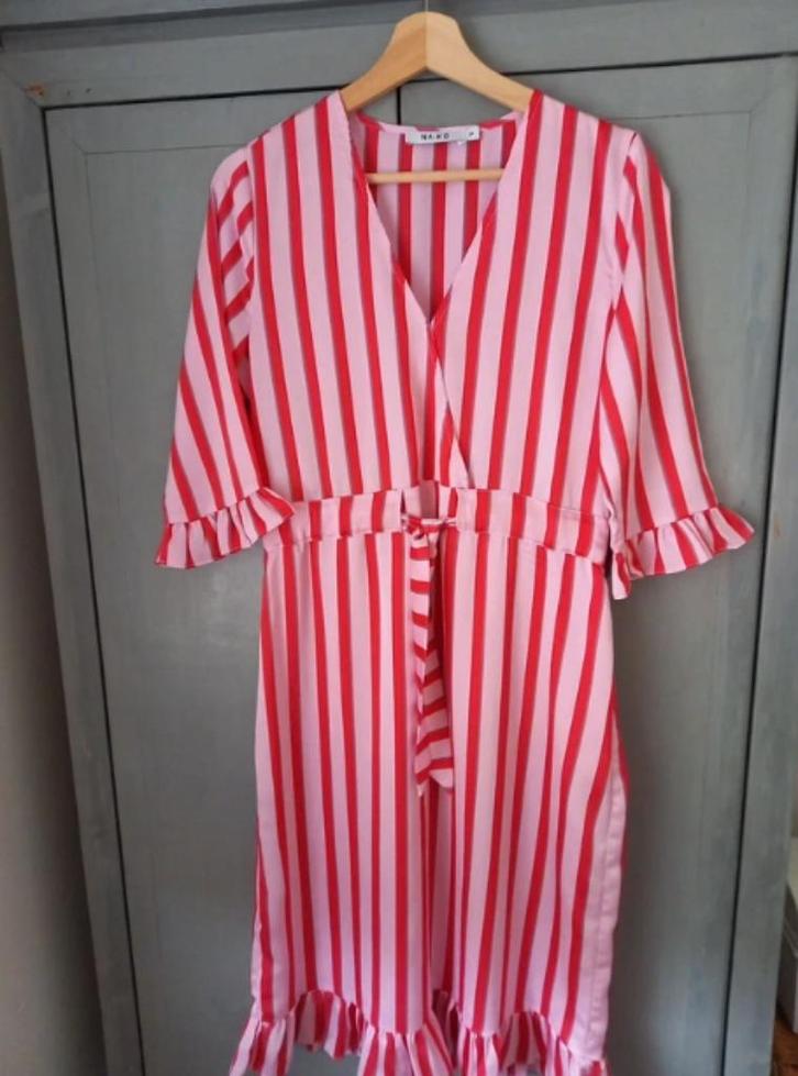 Na-KD jurk xs, Kleding | Dames, Jurken, Zo goed als nieuw, Maat 34 (XS) of kleiner, Boven de knie, Ophalen of Verzenden