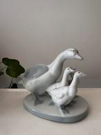 Porseleinen beeldje van gans met kleintjes, Ophalen of Verzenden, Zo goed als nieuw