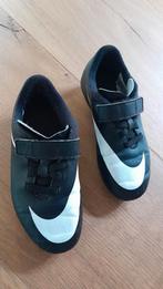 Nike  kinder voetbalschoenen, zwart ,maat 28. Z.g.a.n, Maat XS of kleiner, Ophalen of Verzenden, Zo goed als nieuw, Schoenen