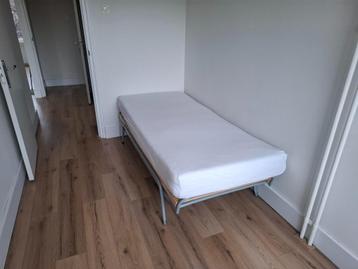 Twee 1-persoonsbedden (200 x 90  + 200 x 80) beschikbaar voor biedingen
