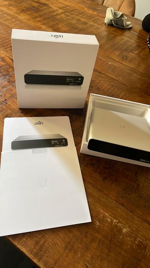 Ubiquiti unifi cloud key gen2 plus, Computers en Software, Netwerk switches, Zo goed als nieuw, Ophalen of Verzenden
