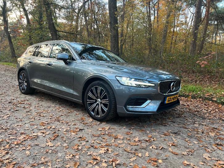 Volvo V60 T6 Twin Engine 340pk AWD Geartronic 2020 (VOL!), Auto's, Volvo, Particulier, V60, 360° camera, 4x4, ABS, Achteruitrijcamera