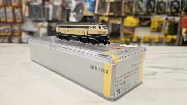 Minitrix 16211 Diesellok BR 210 004-8 DB DCC MFX Sound, Hobby en Vrije tijd, Modeltreinen | N-Spoor, Zo goed als nieuw, Locomotief