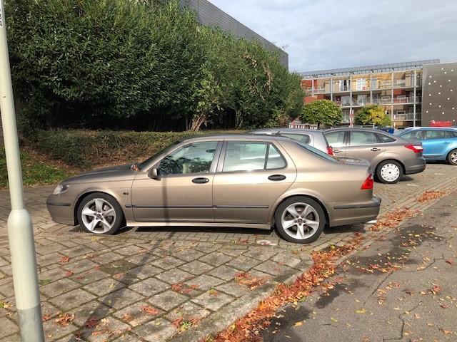 Saab 9-5 sedan 2.3 Turbo Aero AUT 2002 Bronsgrijs, Auto's, Saab, Particulier, Saab 9-5, ABS, Adaptive Cruise Control, Airbags