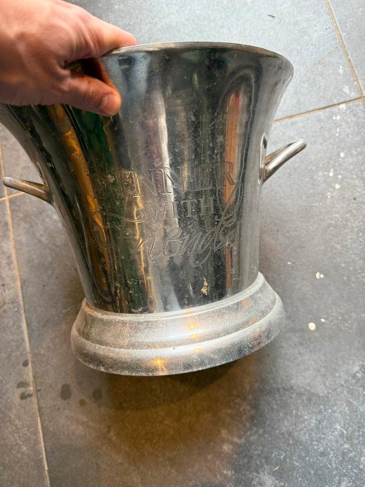 Rivera Maison champagne koeler - Stijlvol en Elegant, Huis en Inrichting, Woonaccessoires | Schalen en Manden, Gebruikt, Schaal