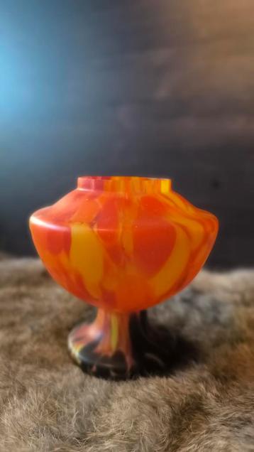 Vintage art deco stijl vaas – oranje/geel gevlamd glas
 beschikbaar voor biedingen