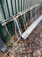 Zelfsluitend voerhek, Doe-het-zelf en Verbouw, Metalen, Ophalen, Zo goed als nieuw