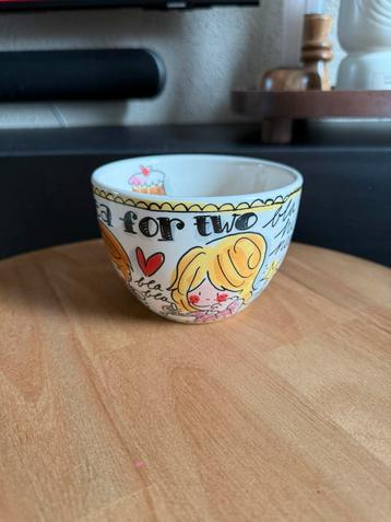 Blond amsterdam mok beschikbaar voor biedingen