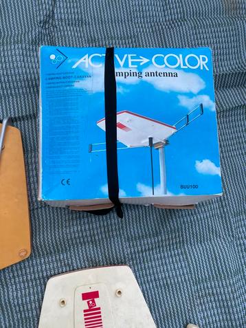 Camping antenne ! Nostalgie ? 3 stuks ! Een doos beschikbaar voor biedingen
