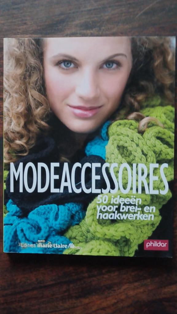 Modeaccessoires,  50 patronen om te breien en te haken, Hobby en Vrije tijd, Breien en Haken, Zo goed als nieuw, Breien, Patroon of Boek