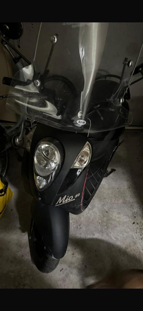Sym mio 50, Fietsen en Brommers, Scooters | SYM, Zo goed als nieuw, Mio, Benzine, Ophalen
