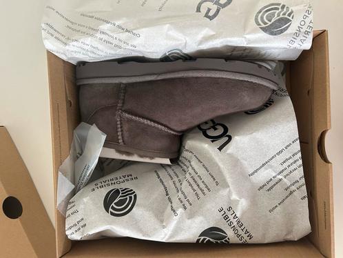 UGG Ultra Mini - Maat 36 - Nieuw in doos, Kleding | Dames, Schoenen, Nieuw, Lage of Enkellaarzen, Bruin, Ophalen of Verzenden