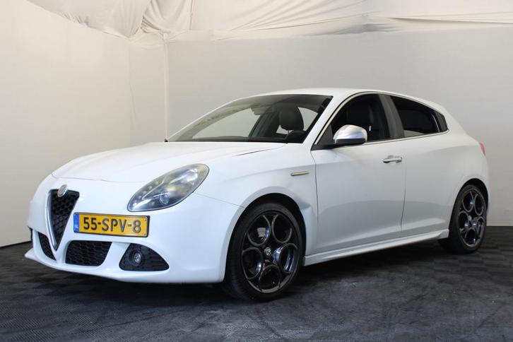 Alfa Romeo Giulietta 1.4 T Distinctive (bj 2011, automaat), Auto's, Alfa Romeo, Bedrijf, Te koop, Giulietta, ABS, Airbags, Airconditioning