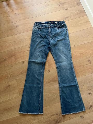 Florez flared jeans nieuw W34/L32 beschikbaar voor biedingen