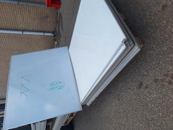 Prikborden en schijven borden  beschikbaar voor biedingen