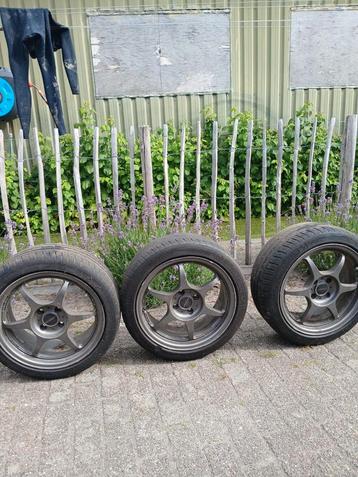 Buddy clup velgen beschikbaar voor biedingen