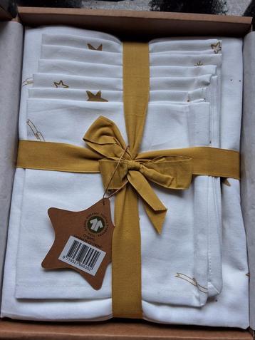 3 x Tafelkleed kerst 2.50x1.50 wit met gouden sterren, nieuw beschikbaar voor biedingen