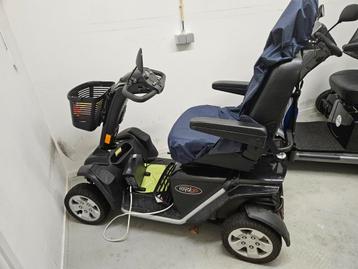 Solide nette scootmobiel 4 wielen beschikbaar voor biedingen