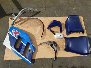 VEEL GSXR 750 1100 onderdelen zie foto's beschikbaar voor biedingen