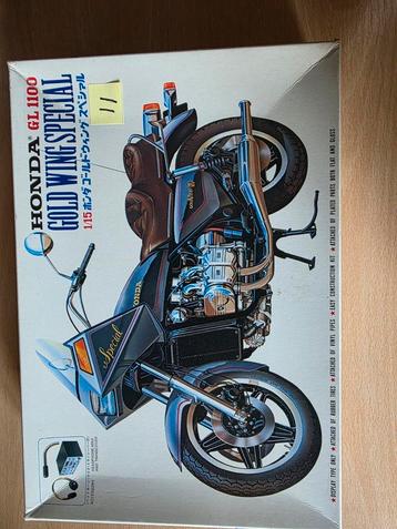 HONDA GOLD WING GL 1100 SPECIAL SCALE 1 /15  beschikbaar voor biedingen