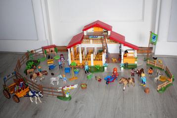 prachtige manege met paarden pony's ezels koets + veel items beschikbaar voor biedingen
