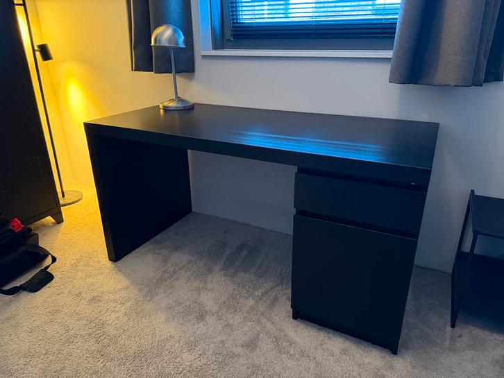Ikea Malm Bureau met Lade en Kastje, Huis en Inrichting, Bureaus, Zo goed als nieuw, Bureau, Ophalen