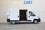 Fiat Ducato 35 2.3 MultiJet L3/H2 CAMERA NAVI AIRCO CRUISE C, Auto's, Bestelauto's, Voorwielaandrijving, Stof, Gebruikt, Wit