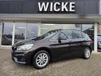 BMW 2-serie Active Tourer 220i Centennial High Executive HUD, Auto's, BMW, 1998 cc, 730 kg, Gebruikt, Bruin