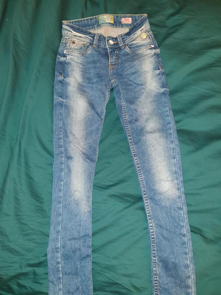 Vingino spijkerbroek 140 broek, Kinderen en Baby's, Kinderkleding | Maat 140, Zo goed als nieuw, Meisje, Broek, Ophalen of Verzenden