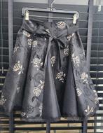 Zwarte rok met fluwelen bloemen - Maat S (36/38), Ophalen of Verzenden, Zo goed als nieuw, Maat 36 (S), Zwart
