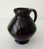 Keramiek vaas met oor zwart groen merkteken Mobach 3696-k, Ophalen of Verzenden