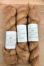 3 nieuwe strengen handgeverfd Suri Silk, Ophalen of Verzenden, Zo goed als nieuw, Breien of Haken, Wol of Garen