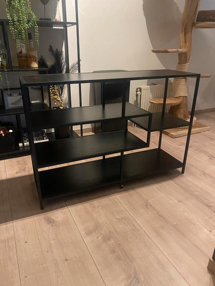 Open wandkast zwart metaal, Huis en Inrichting, Kasten | Wandmeubels, Zo goed als nieuw, Minder dan 100 cm, Minder dan 150 cm