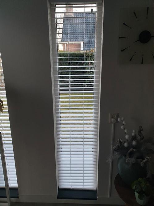 2x Witte houten luxaflex, Huis en Inrichting, Stoffering | Gordijnen en Lamellen, Zo goed als nieuw, 200 cm of meer, Minder dan 50 cm