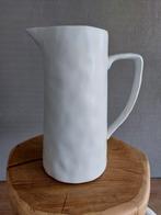 Witte schenkkan by ON, Huis en Inrichting, Wit, Aardewerk of Porselein, Ophalen of Verzenden, Zo goed als nieuw