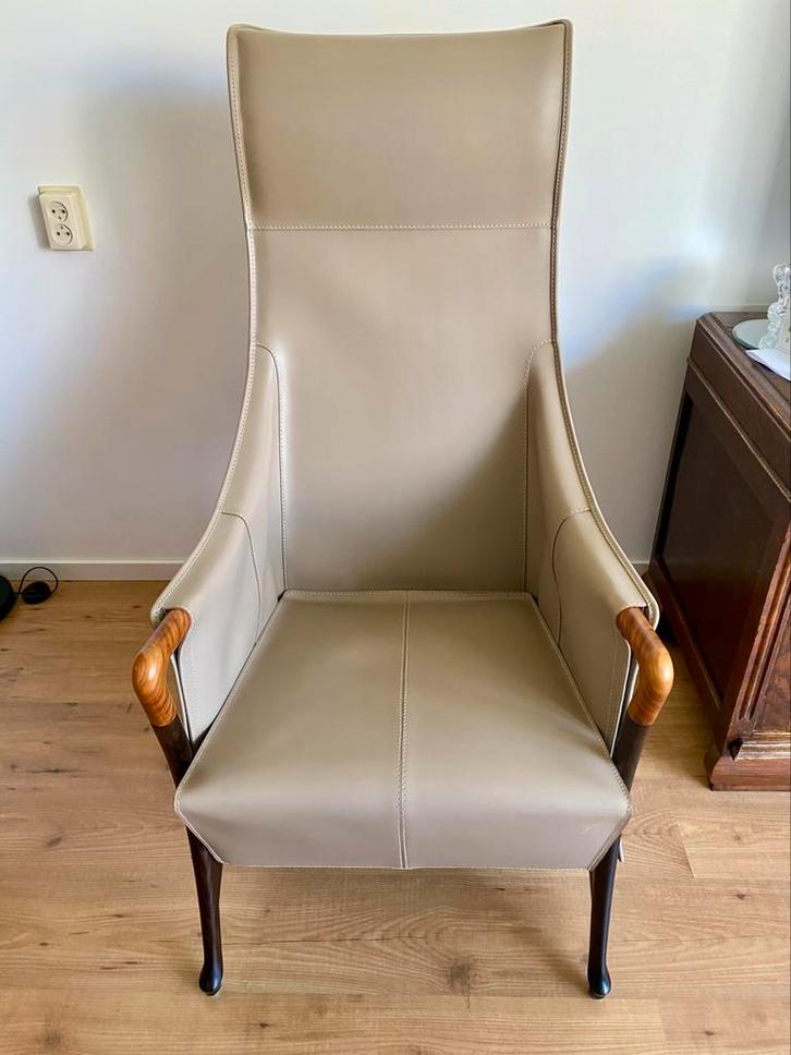 Giorgetti Progetti 64240 Wing Chair Leren Fauteuil Als Nieuw, Huis en Inrichting, Stoelen, Zo goed als nieuw, Eén, Hout, Leer