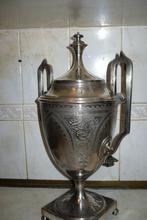 Antieke Tea urn van topzilversmeden Walker & Hall Sheffield, Antiek en Kunst, Antiek | Goud en Zilver, Ophalen