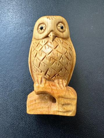 Hardhouten Netsuke van een uil -Japan beschikbaar voor biedingen