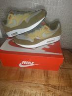 Nike air max 1 curry olive maat 44, Kleding | Heren, Schoenen, Nike air max, Overige kleuren, Ophalen of Verzenden, Sneakers of Gympen