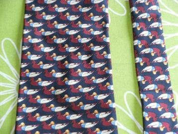 Leuke stropdas met eendjes beschikbaar voor biedingen