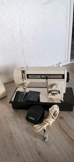 Naaimachine TOYOTA 444 Made in Japan, Ophalen of Verzenden, Zo goed als nieuw, Naaimachine, Overige merken