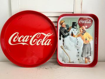 Twee vintage Coca Cola dienbladen blik beschikbaar voor biedingen