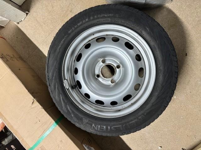 Winterbanden Peugeot 207 15'' Vredestein, Auto-onderdelen, Banden en Velgen, Banden en Velgen, Winterbanden, 15 inch, 185 mm, Personenwagen