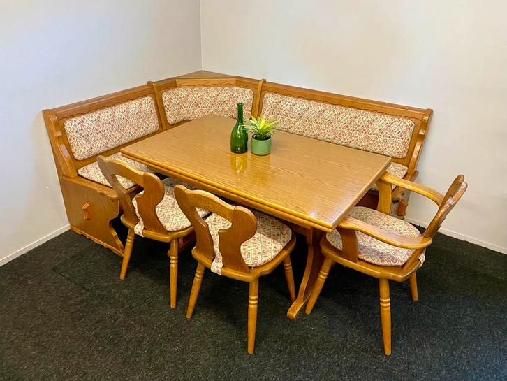 Echte Duitse eethoek Oostenrijkse zithoek Tiroler hoekset, Huis en Inrichting, Complete eetkamers, Zo goed als nieuw, 4 tot 6 stoelen